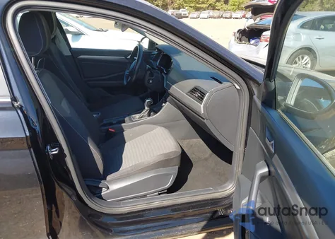 2024 Volkswagen Jetta 1.5T S z USA, uszkodzony, nr VIN 3VW5M7BU5RM005365